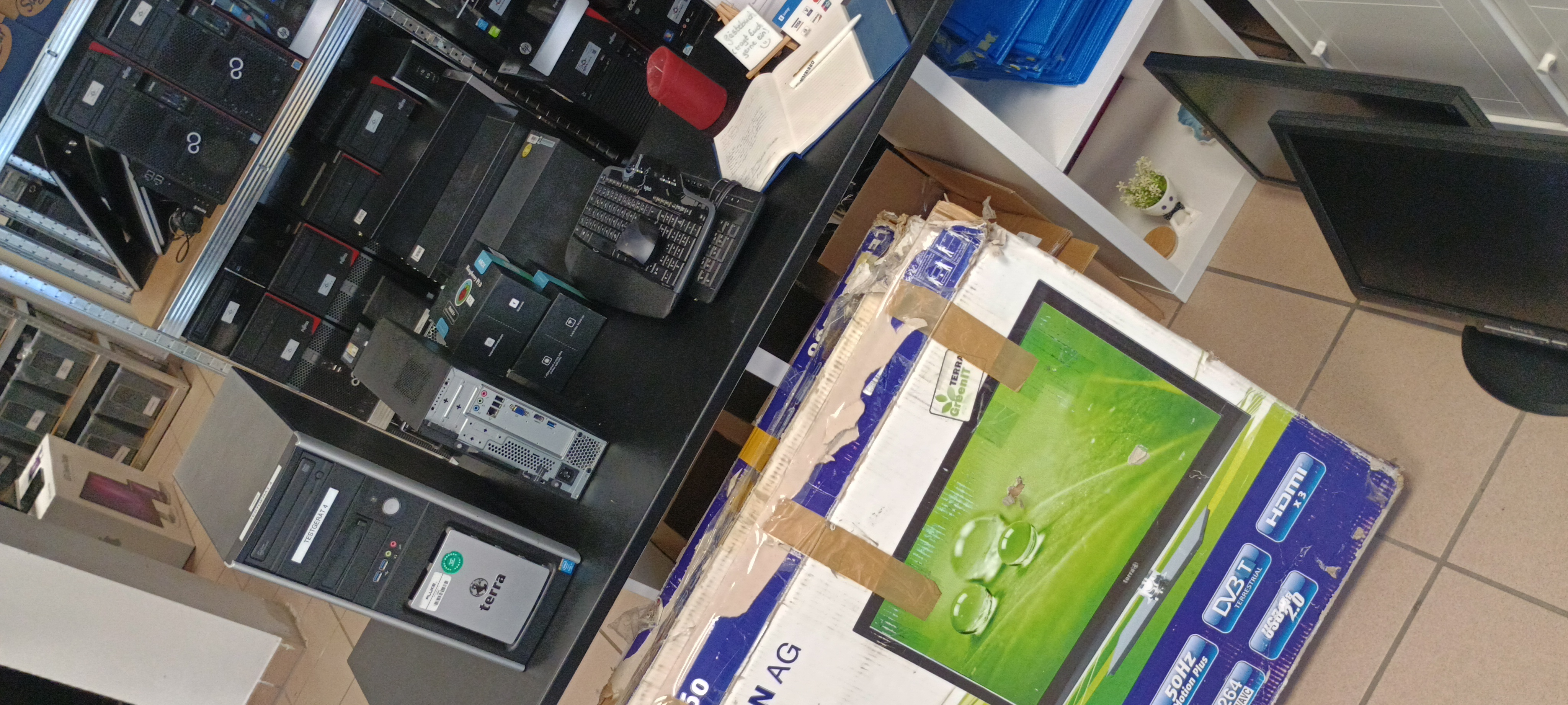 Großzügige IT-Spende von DHS Solution stärkt unsere Projekte!